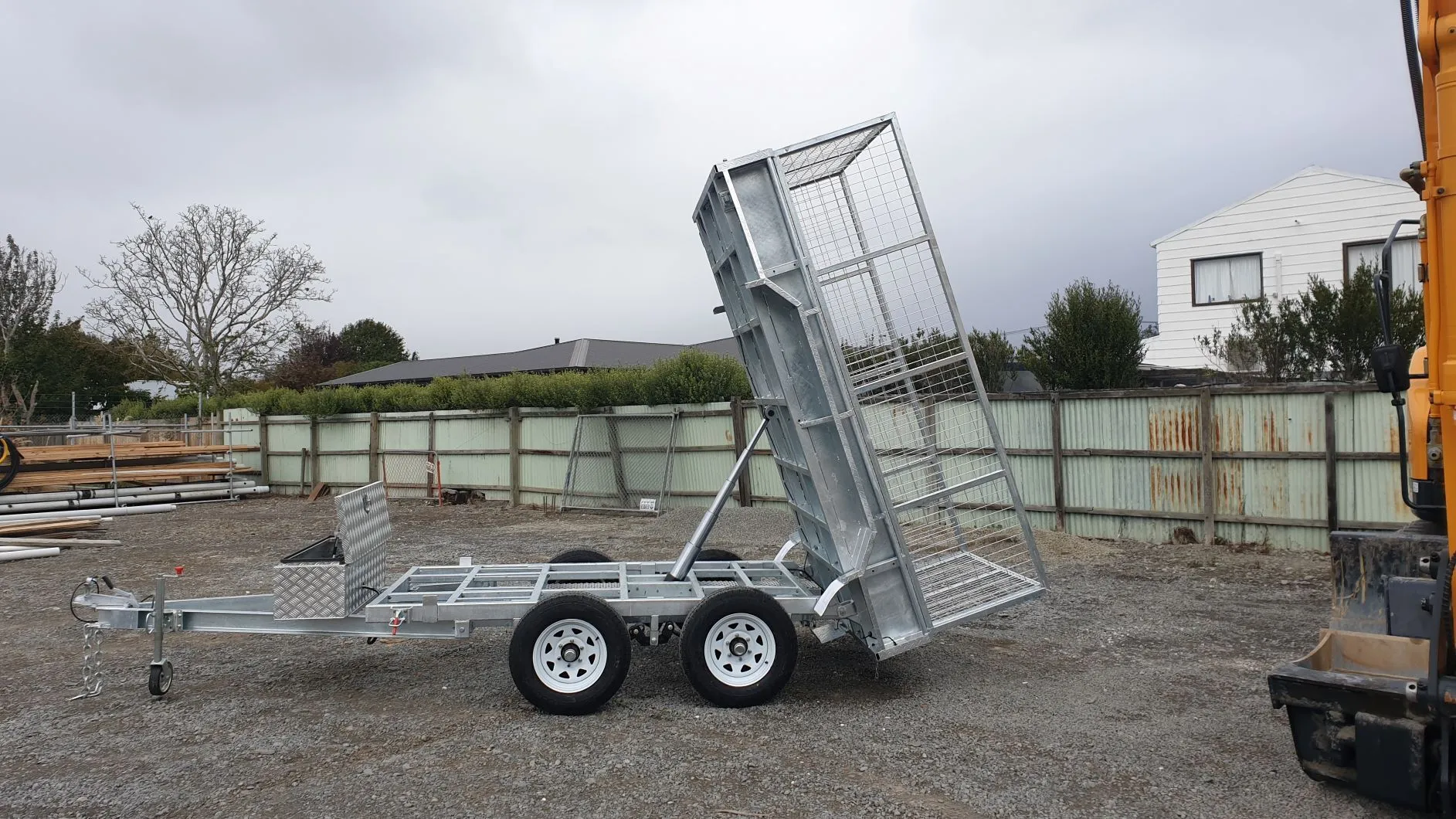 2.5t Braked 3m x 1.5m Tandem Tip Trailer