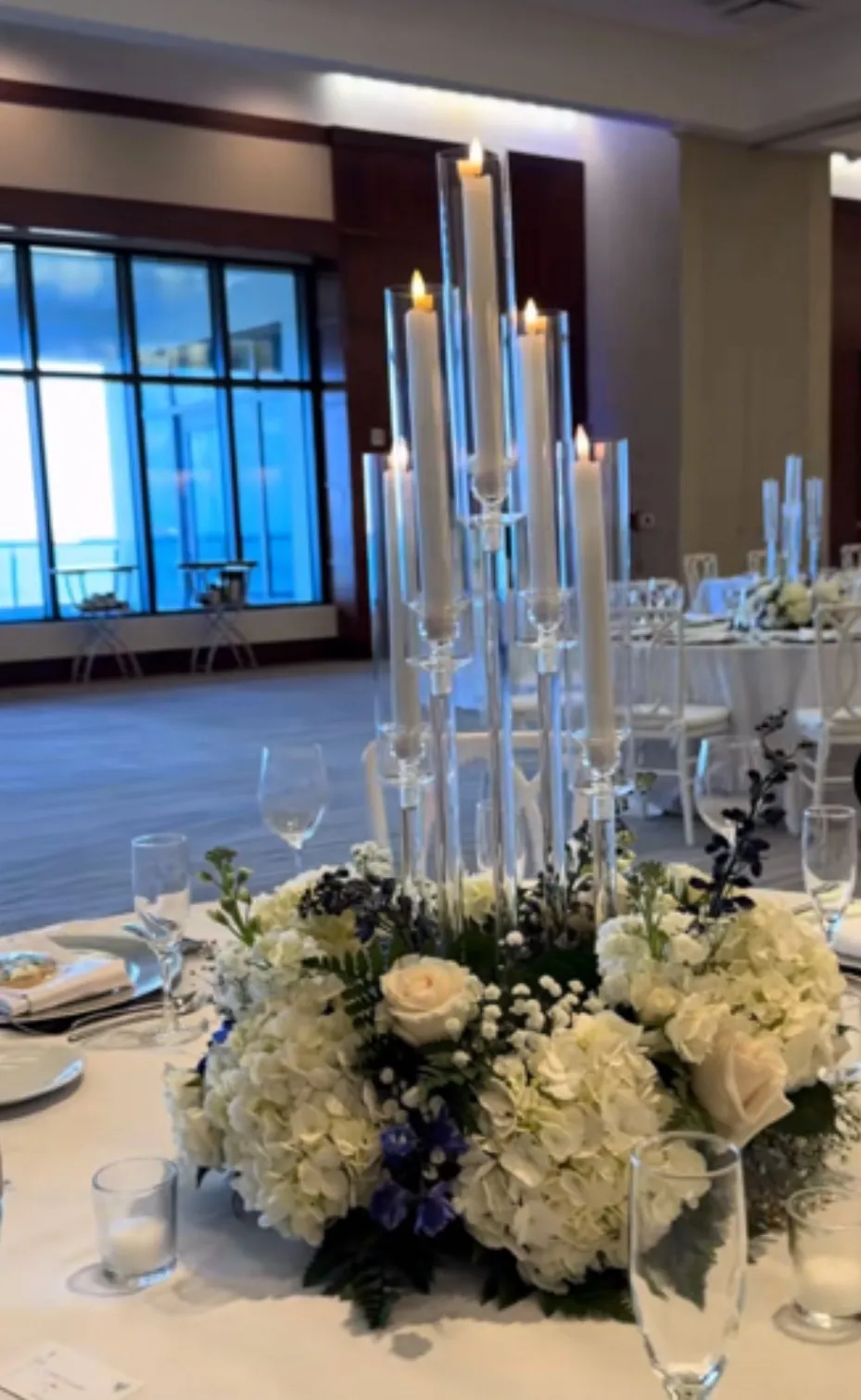 Center pieces, under wreath, Silkflowers 