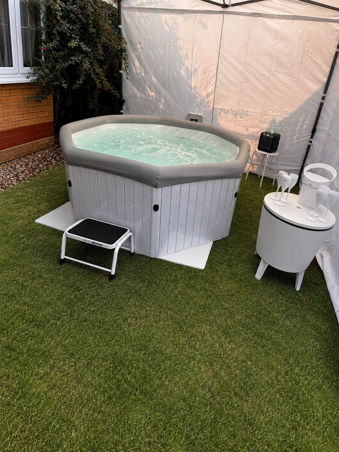 Premium Hot Tub Hire - White 