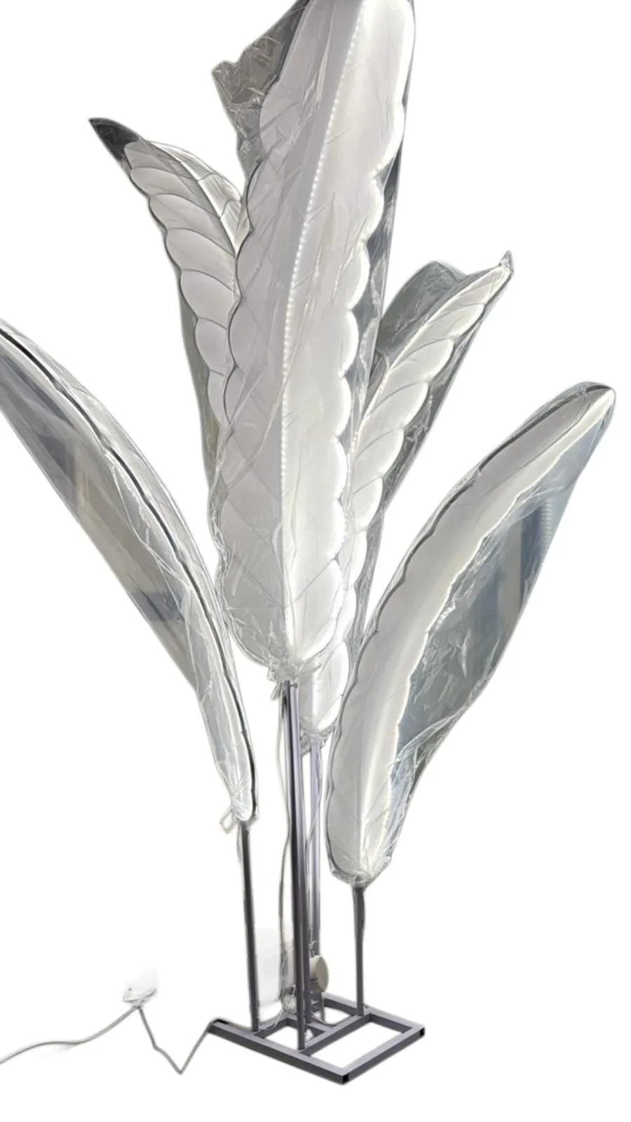 Feathers Light Stand