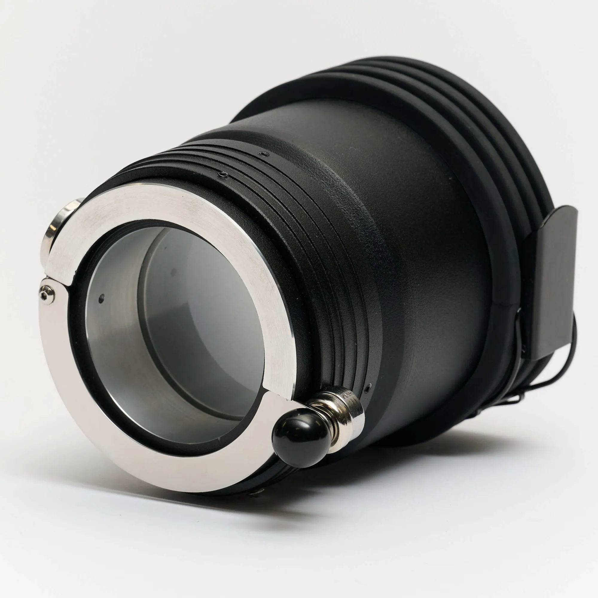 Profoto Mini adapter to Dedolight