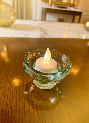 (Set of 1) Green Candle Holder (2 in tall)