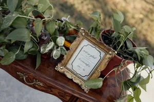 Vintage Gold Frame (8x10)