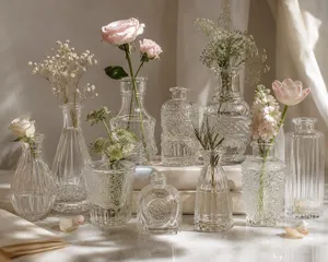(Set of 10) Clear Bud vases 
