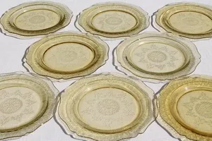 Yellow / Amber Dinner Plates