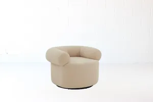AMANDA Hug Accent Chair