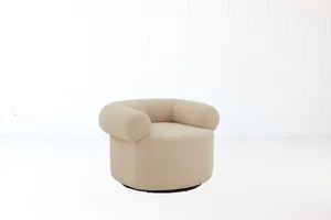 AMANDA Hug Accent Chair