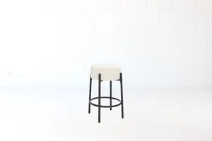 AMANDA Cream of the Crop Counter Stool