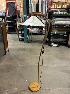 AMANDA No. 57 Floor Lamp
