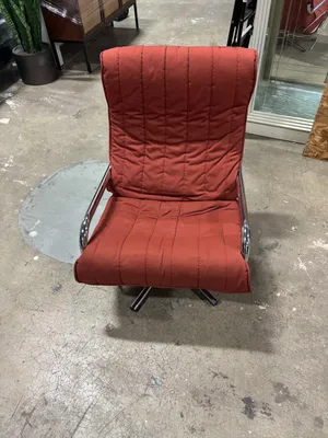 SHOP Chair Rusty