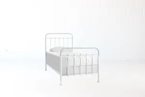 AMANDA No. 9 Twin Bed