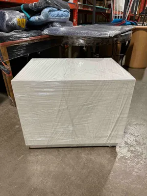 AMANDA White Laminate Cube