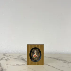 Mini Vintage Portrait