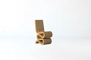 AMANDA Frank Gehry Wiggle Chair