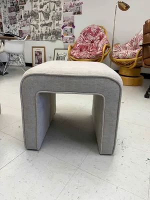 AMANDA Hump Ottomans
