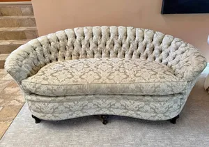 AMANDA Vintage Tufted Loveseat 