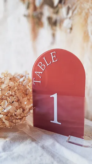 Lot N° Table Bijou