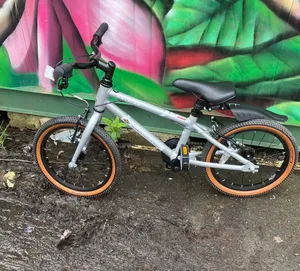 Child's bike 16