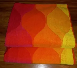 Vintage Cannon Seven Seas Royal Bath Towel Red/Yellow/Orange