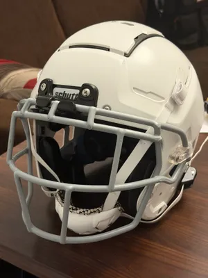 Schutt F7 LX1 Helmet (Youth Medium)