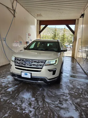 2018 Khaki Ford Explorer