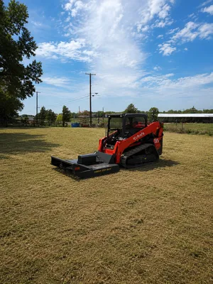 Kubota 65 HP skid steer/bobcat with shredder 72 in (Open Cab)