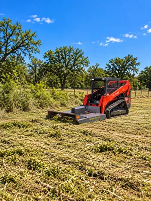  Kubota 75 HP skid steer/bobcat with shredder 72 in (Open Cab)