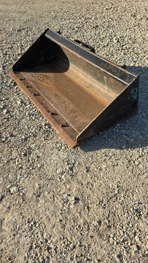 Skid loader smooth bucket 60''