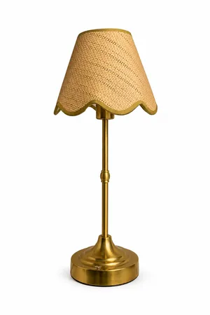 Savannah Scalloped Lamp