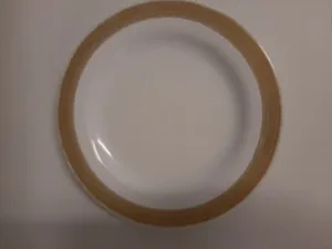 Dinner Plate Gold Rim (must be returned rinsed)