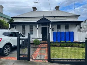 3 Bedrooms - 50 Boxes