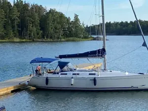 Nova (Dufour 385)