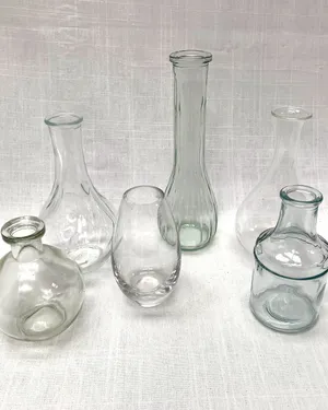 MISCELLANEOUS GLASS BUDVASES - CLEAR VARIED 