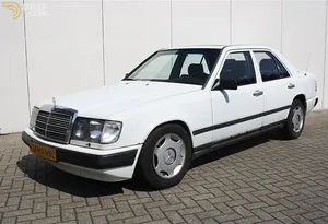 Mercedes Benz W124 White