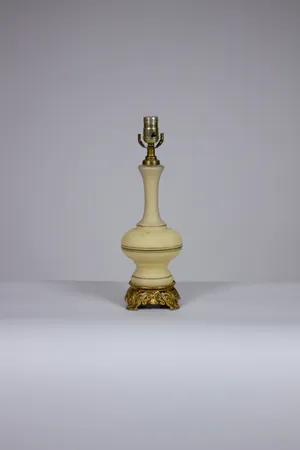 Vintage Cream Table Lamp