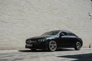 Mercedes Benz CLA200