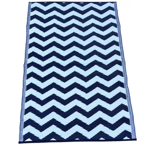 Black & White Woven Chevron Carpet Rug