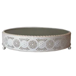 White Round Cake Stand
