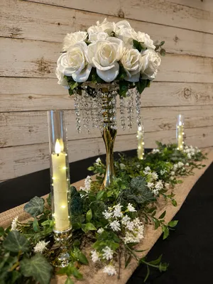 Gold Centerpiece with Crystals with flowers