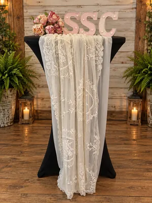 Beige Antique Lace Runner 