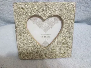 beaded heart pic frame