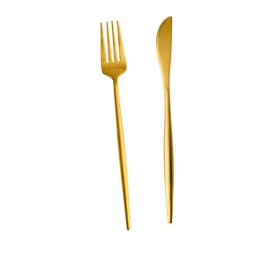 Set de Cubiertos Dorados