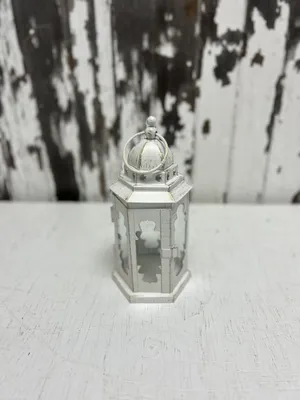 CENTERPIECE: Small white lantern 
