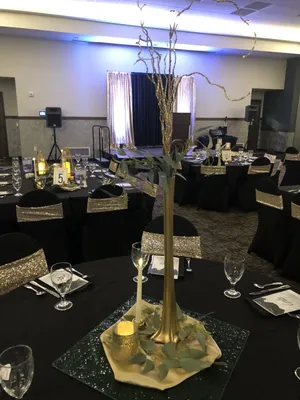 CENTERPIECE: 24