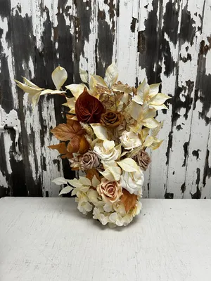 FLORAL (ARRANGEMENTS): Rust, cream, beige & apricot with cream leaves
