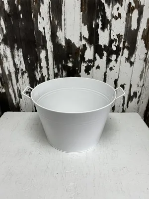 SNACK/CANDY CONTAINER: White round tub-large