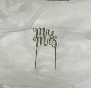 CAKE TOPPER: Mr & Mrs silver metal
