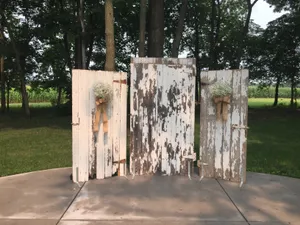 BACKDROP: Barn doors set of 3