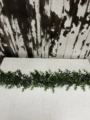 FLORAL: Boxwood garland