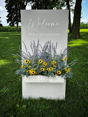 SIGN: Wood welcome sign with floral box